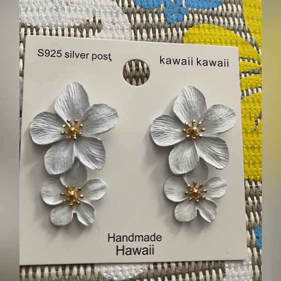 Bohemian  Flower Petals Drop Earrings - Picture 5 of 5